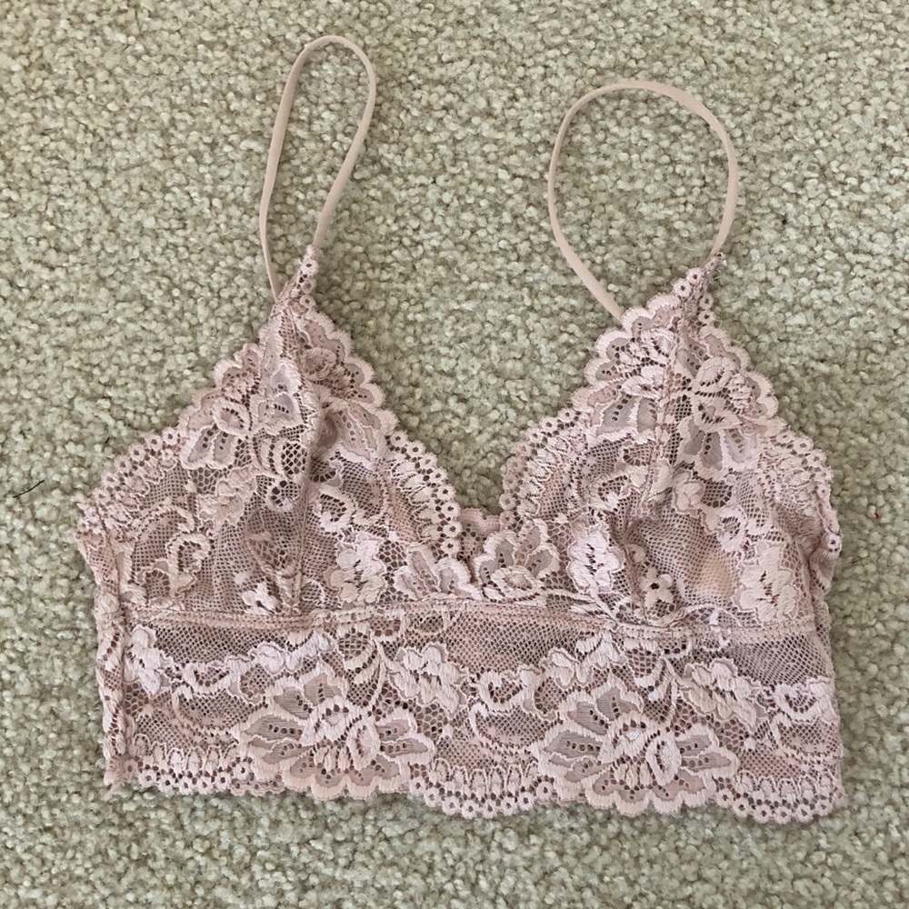 URBAN OUTFITTERS Baby Pink Lace Bralette